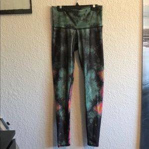 Teeki Eagle Feather Green Hot Pants Yoga Leggings